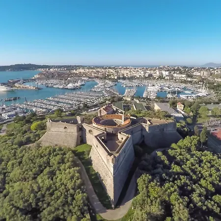 4 Persons - Center - Clim - 2 Mins Of - Juan Les Pins - And Sun * Antibes