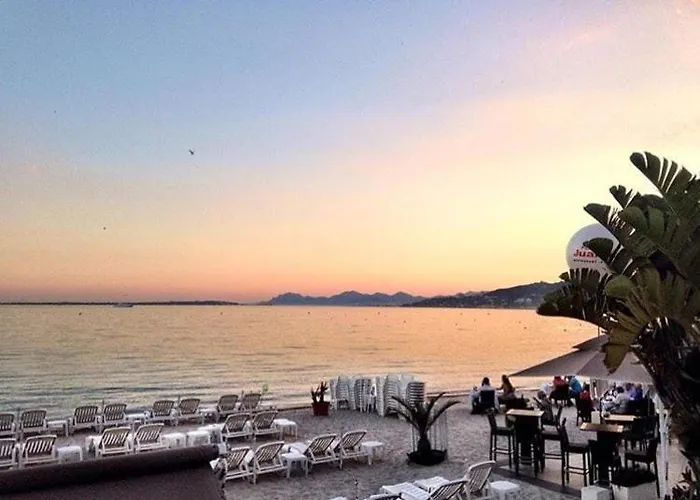 4 Persons - Center - Clim - 2 Mins Of - Juan Les Pins - And Sun Antibes