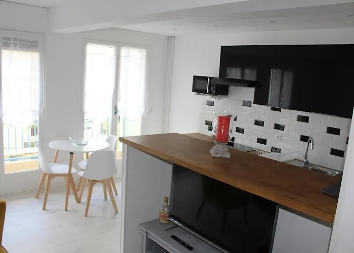 4 Persons - Center - Clim - 2 Mins Of - Juan Les Pins - And Sun Antibes