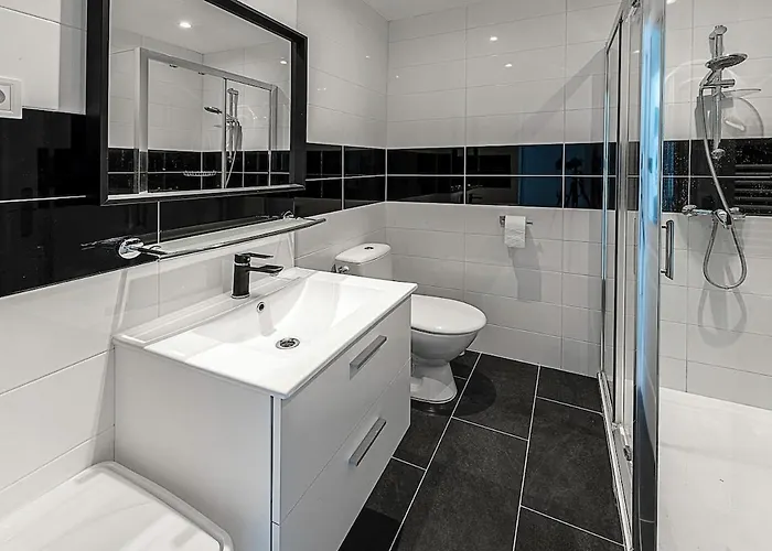 4 Persons - Center - Clim - 2 Mins Of - Juan Les Pins - And Sun Daire Antibes